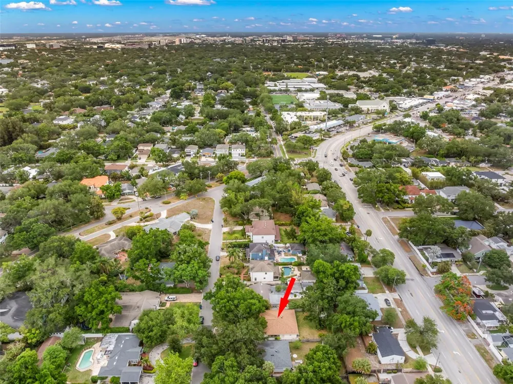 2616 S TORONTO AVENUE Tampa, FL 33629