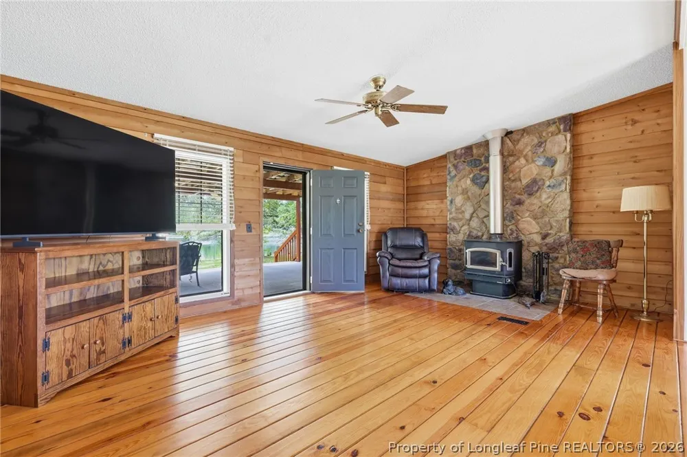 10400 Ruth Vinson Road Autryville, NC 28318