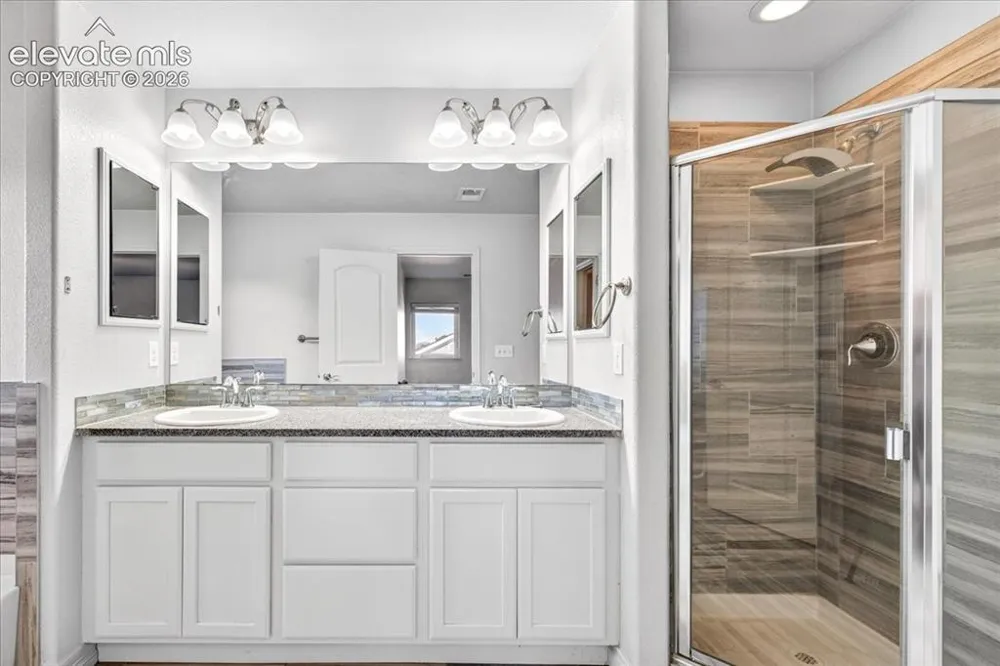56534 E 24th Avenue Strasburg, CO 80136