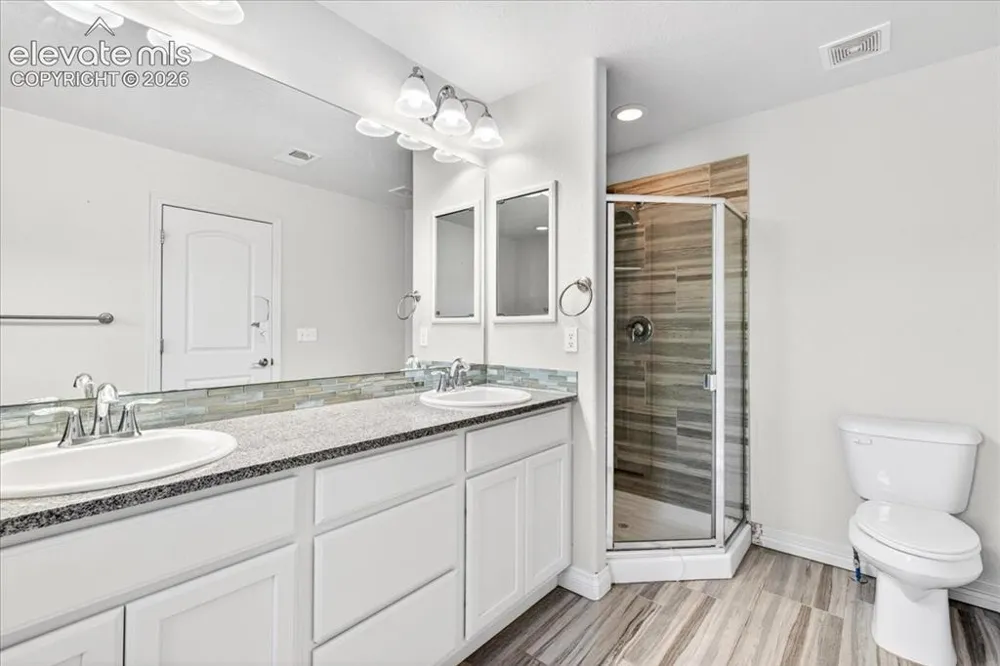 56534 E 24th Avenue Strasburg, CO 80136