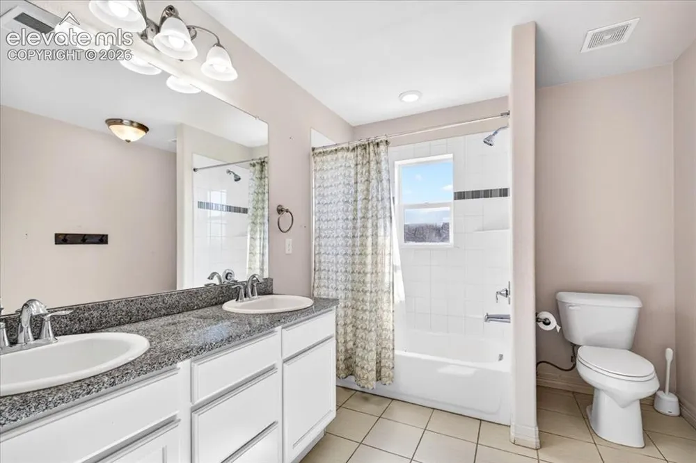 56534 E 24th Avenue Strasburg, CO 80136
