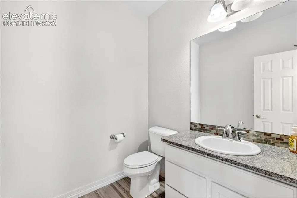 56534 E 24th Avenue Strasburg, CO 80136
