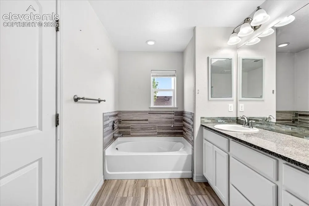 56534 E 24th Avenue Strasburg, CO 80136