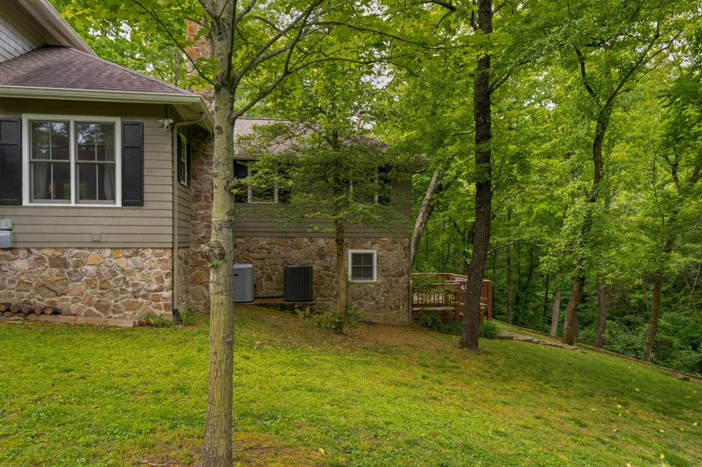 508 Scenic Highway Lookout Mountain, TN 37350