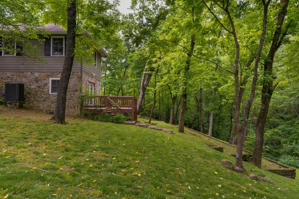 508 Scenic Highway Lookout Mountain, TN 37350