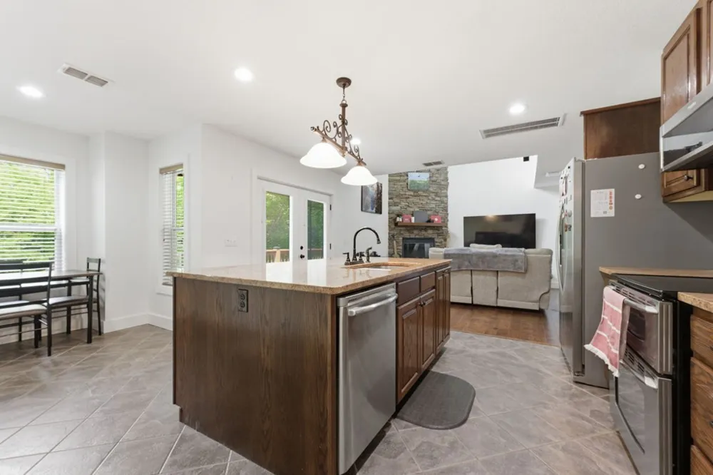 Underburg Ln Franklin, NC 28734