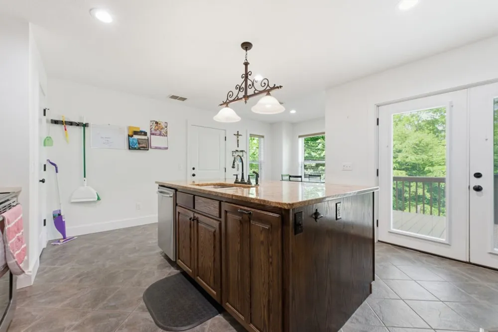 Underburg Ln Franklin, NC 28734