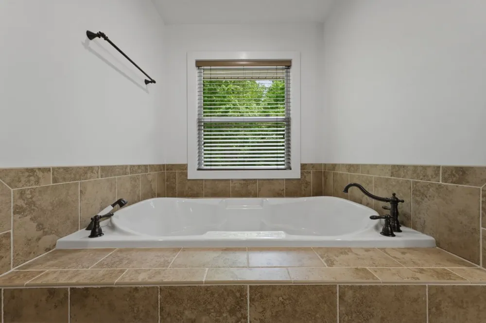 Underburg Ln Franklin, NC 28734