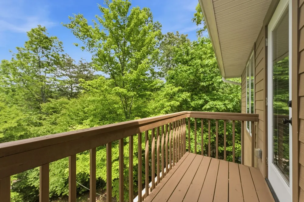 Underburg Ln Franklin, NC 28734