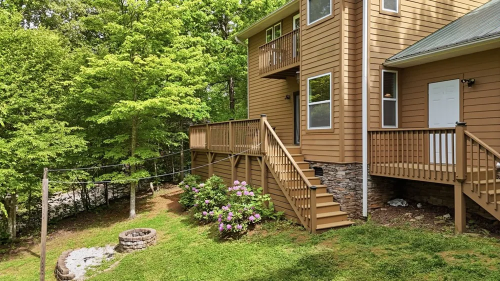 Underburg Ln Franklin, NC 28734