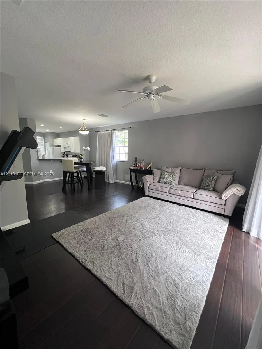 681 NW 42nd Ave #- Plantation, FL 33317