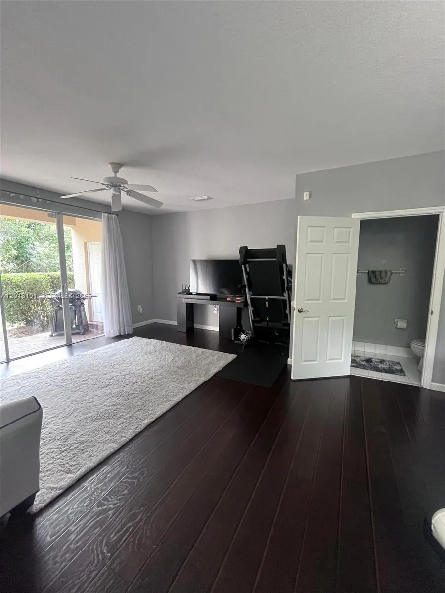681 NW 42nd Ave #- Plantation, FL 33317