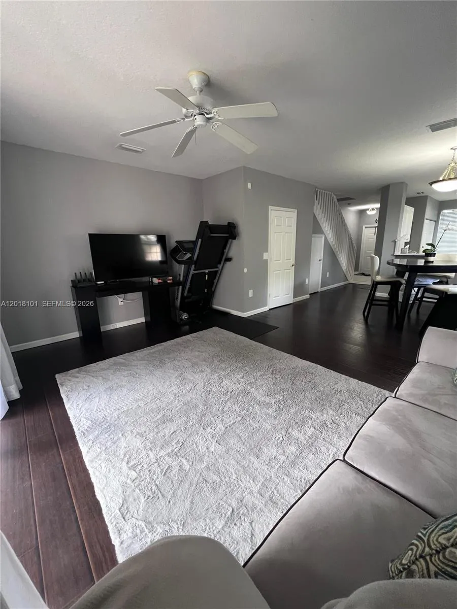 681 NW 42nd Ave #- Plantation, FL 33317