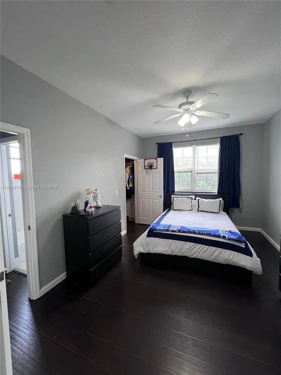 681 NW 42nd Ave #- Plantation, FL 33317