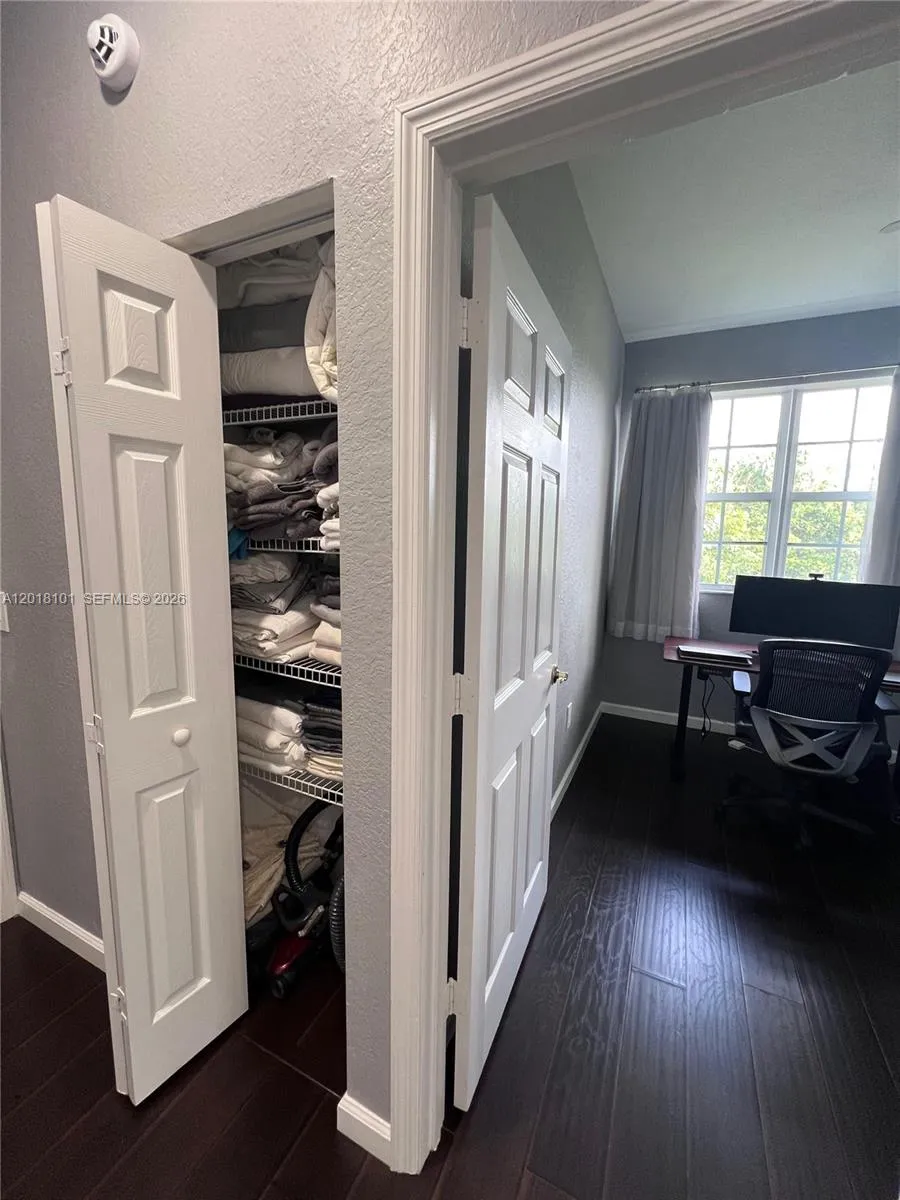 681 NW 42nd Ave #- Plantation, FL 33317