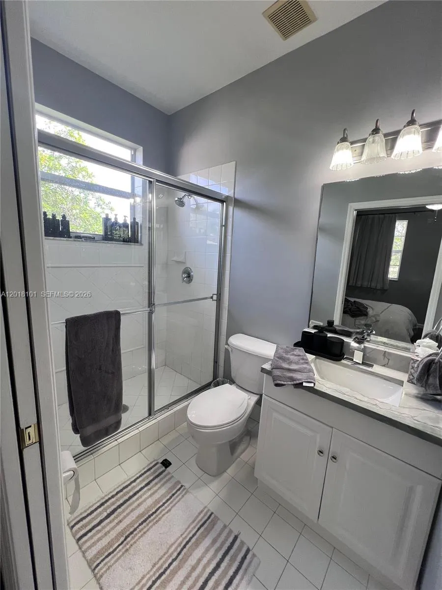 681 NW 42nd Ave #- Plantation, FL 33317