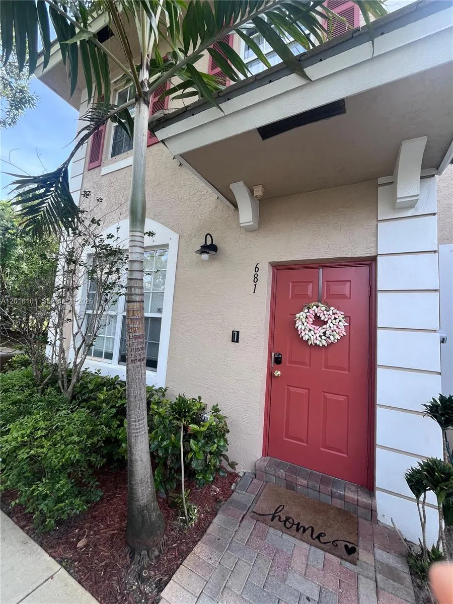 681 NW 42nd Ave #- Plantation, FL 33317
