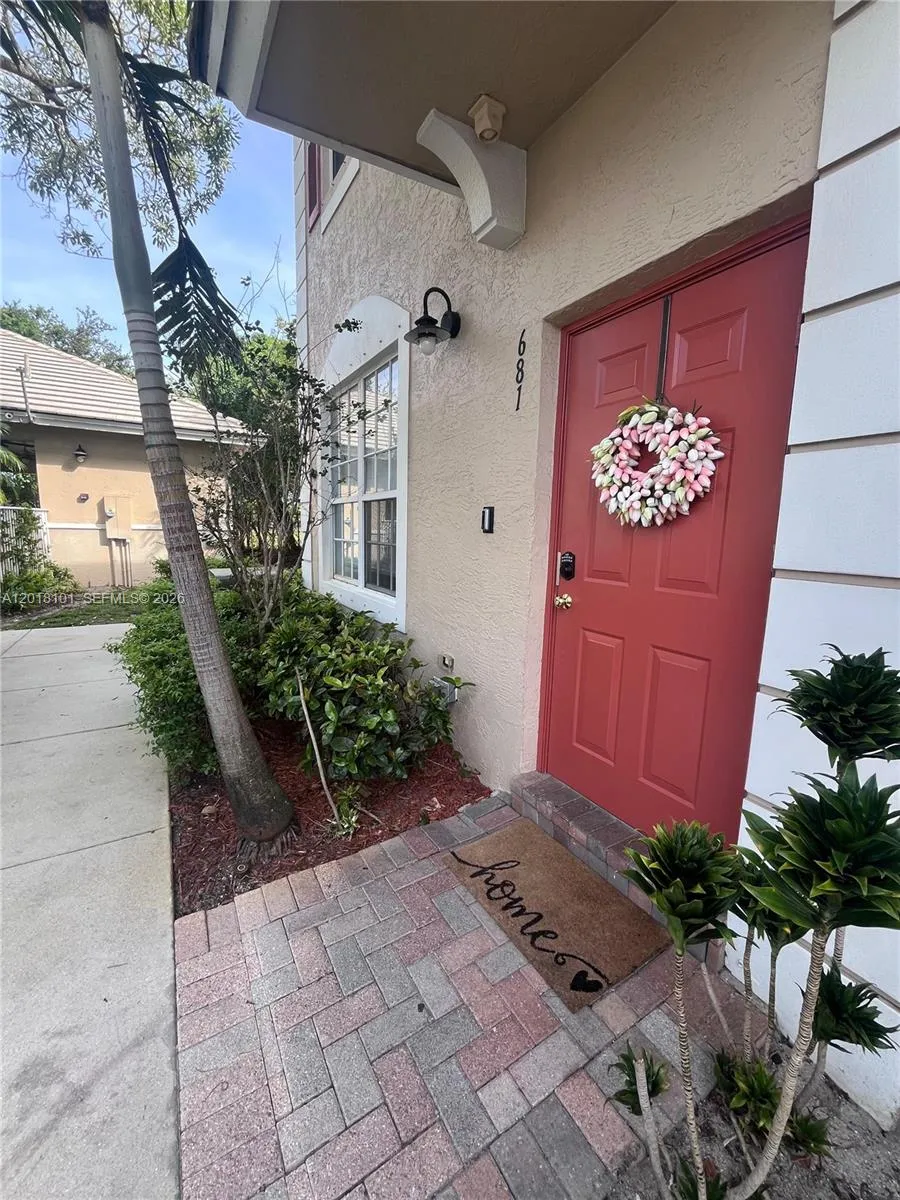 681 NW 42nd Ave #- Plantation, FL 33317