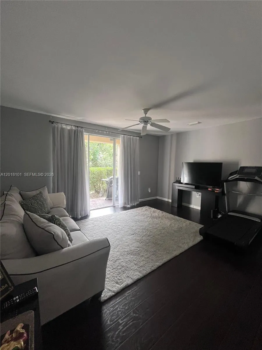 681 NW 42nd Ave #- Plantation, FL 33317