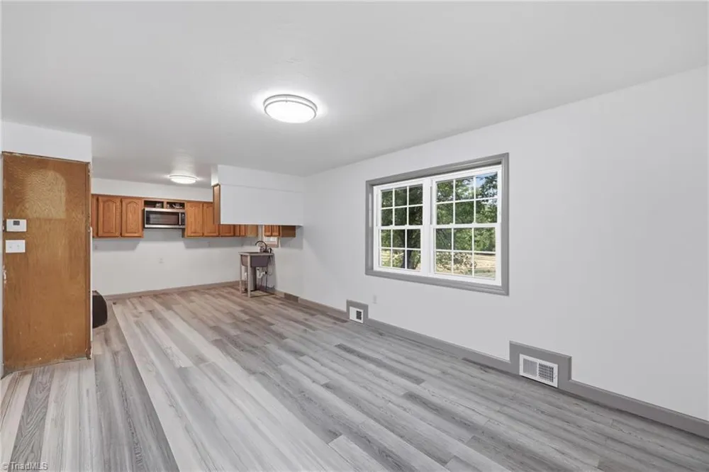 954 Parsonsville Road Purlear, NC 28665