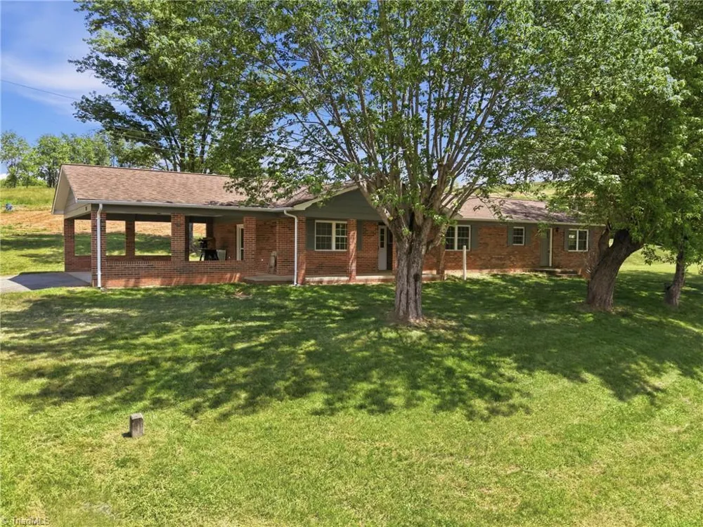 954 Parsonsville Road Purlear, NC 28665