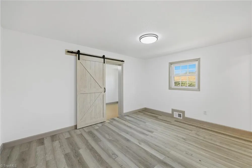 954 Parsonsville Road Purlear, NC 28665