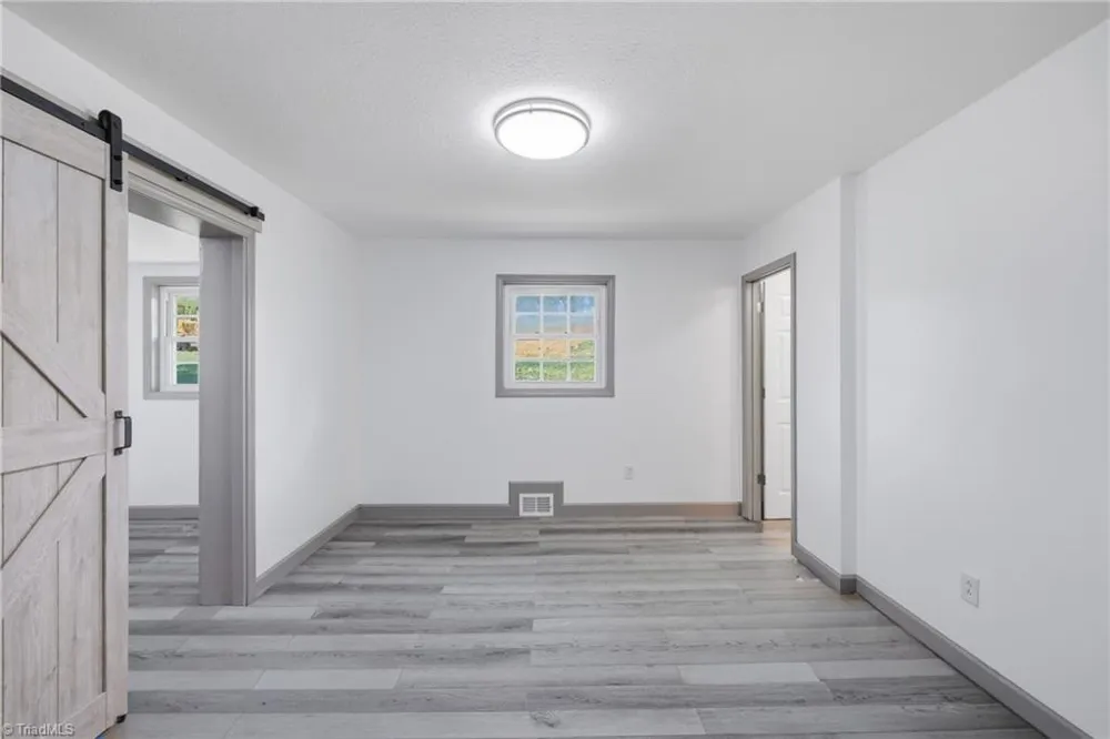 954 Parsonsville Road Purlear, NC 28665
