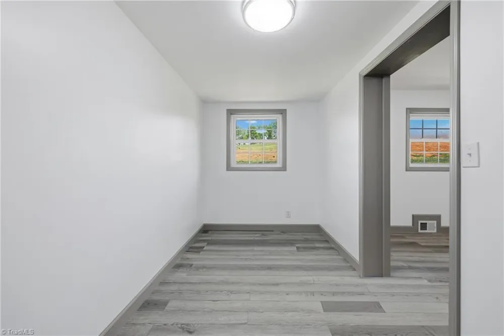 954 Parsonsville Road Purlear, NC 28665