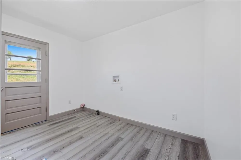 954 Parsonsville Road Purlear, NC 28665