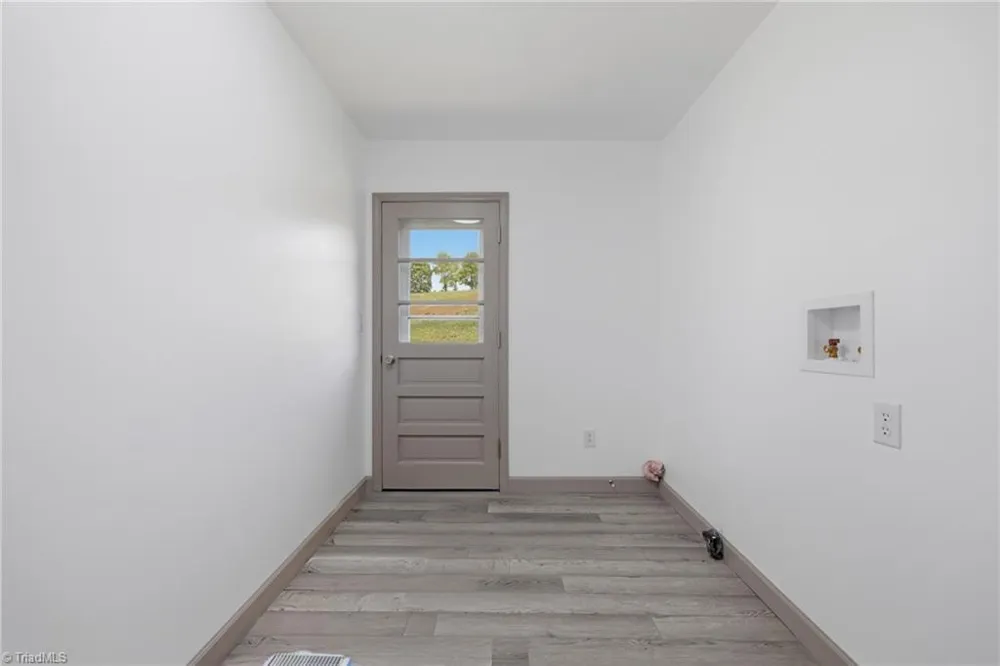 954 Parsonsville Road Purlear, NC 28665