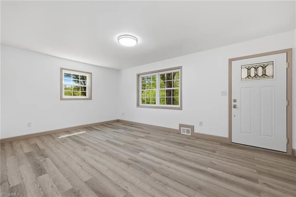 954 Parsonsville Road Purlear, NC 28665