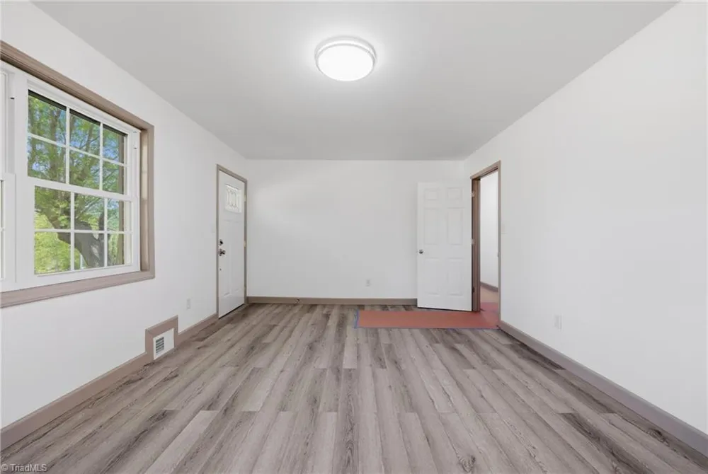 954 Parsonsville Road Purlear, NC 28665