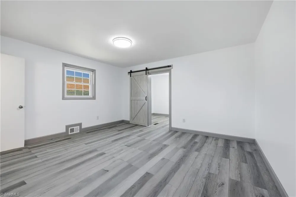 954 Parsonsville Road Purlear, NC 28665