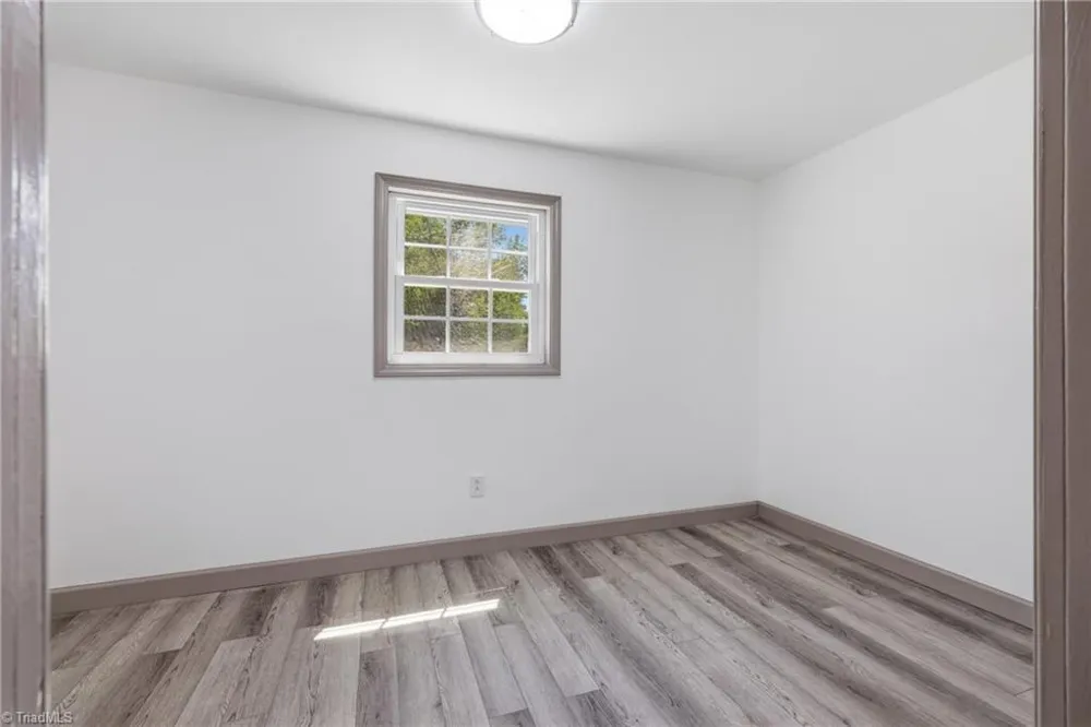 954 Parsonsville Road Purlear, NC 28665
