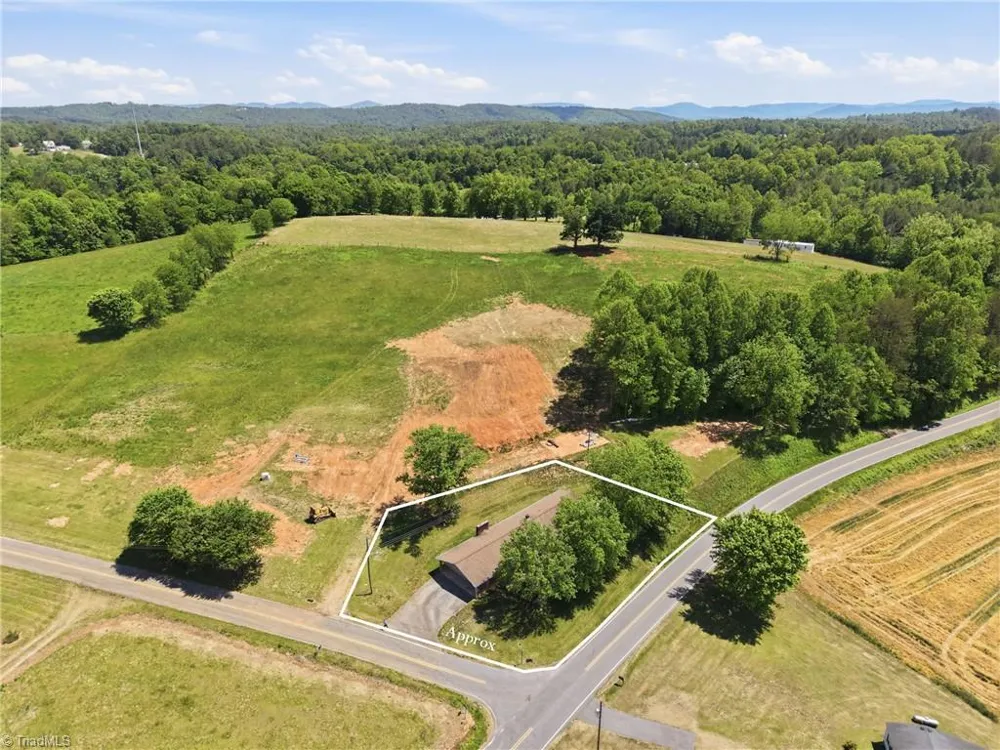 954 Parsonsville Road Purlear, NC 28665