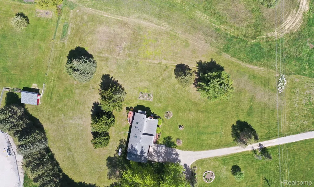 2725 Cooley Lake Road Highland Charter Township, MI 48356