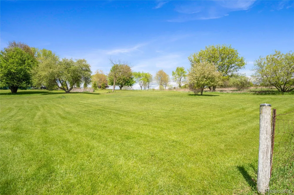 2725 Cooley Lake Road Highland Charter Township, MI 48356