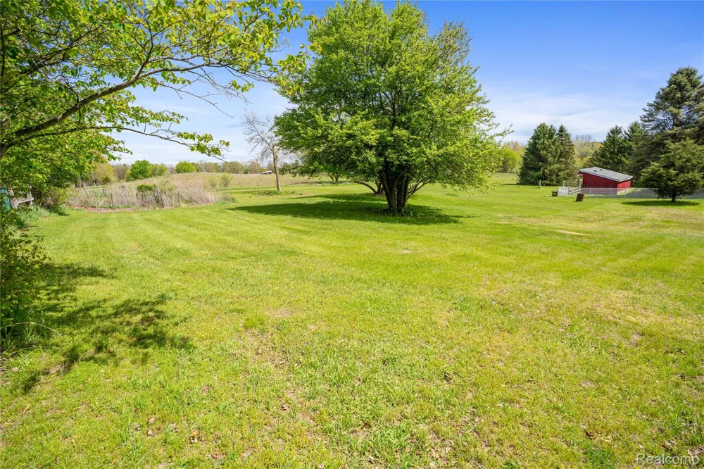 2725 Cooley Lake Road Highland Charter Township, MI 48356