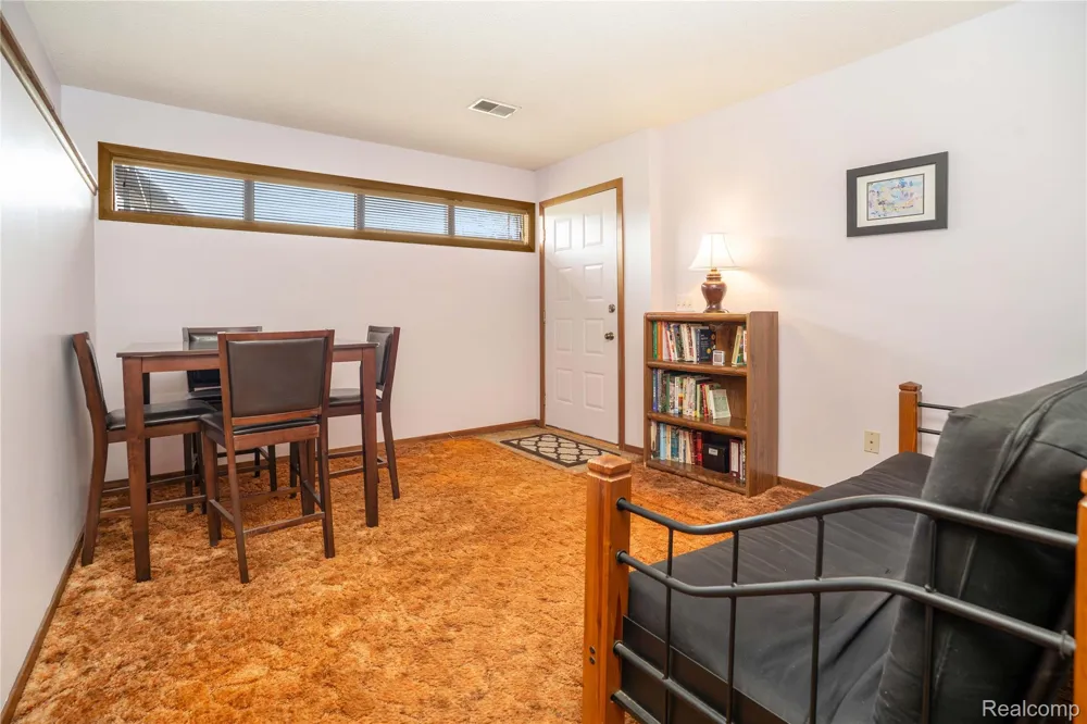 2725 Cooley Lake Road Highland Charter Township, MI 48356