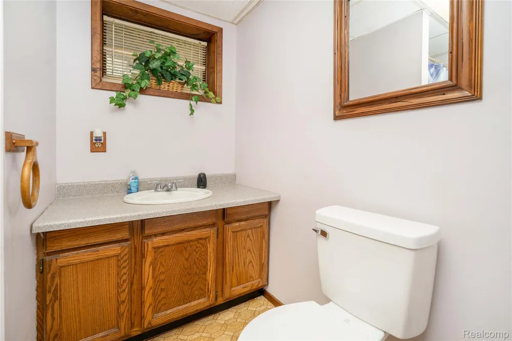 2725 Cooley Lake Road Highland Charter Township, MI 48356