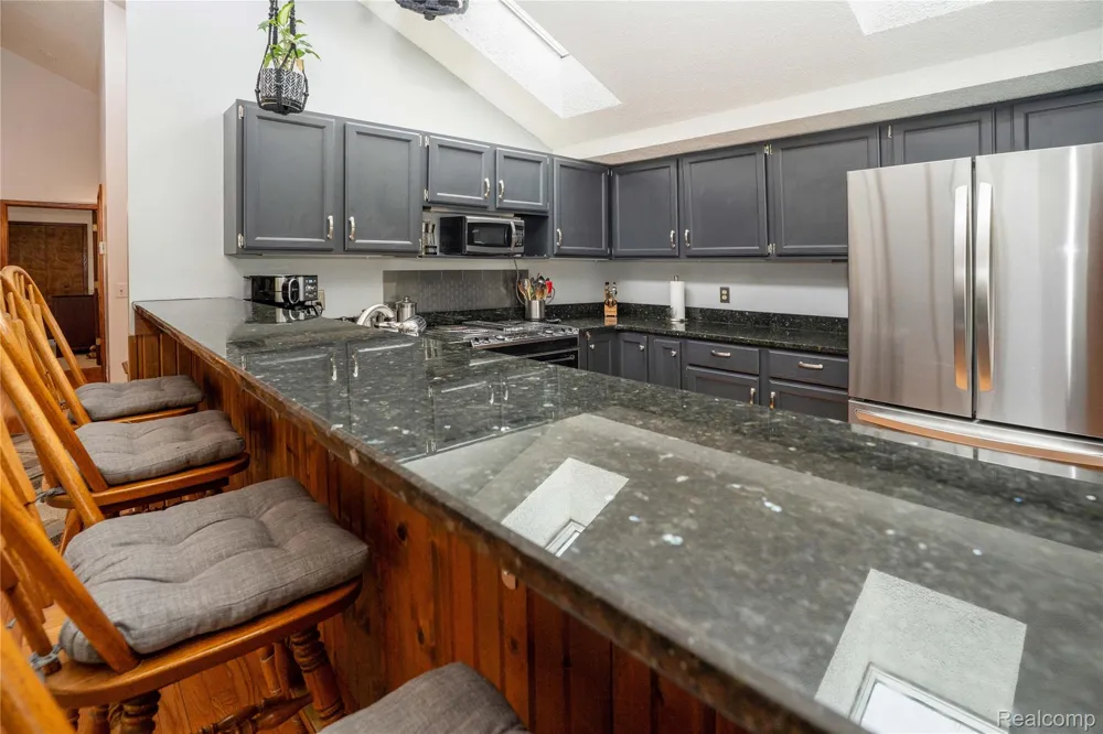 2725 Cooley Lake Road Highland Charter Township, MI 48356