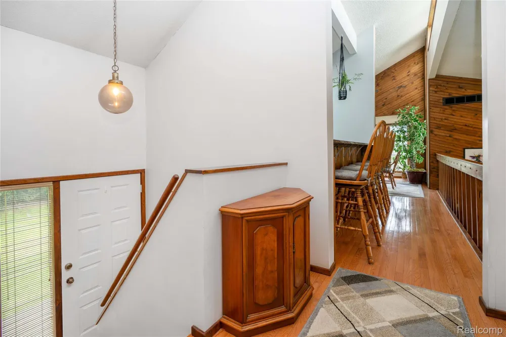 2725 Cooley Lake Road Highland Charter Township, MI 48356