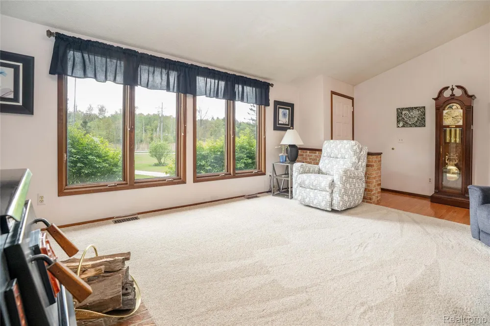 2725 Cooley Lake Road Highland Charter Township, MI 48356