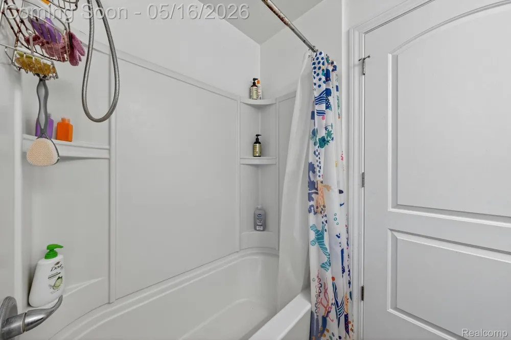 54908 Grenelefe Circle W Lyon Charter Township, MI 48178