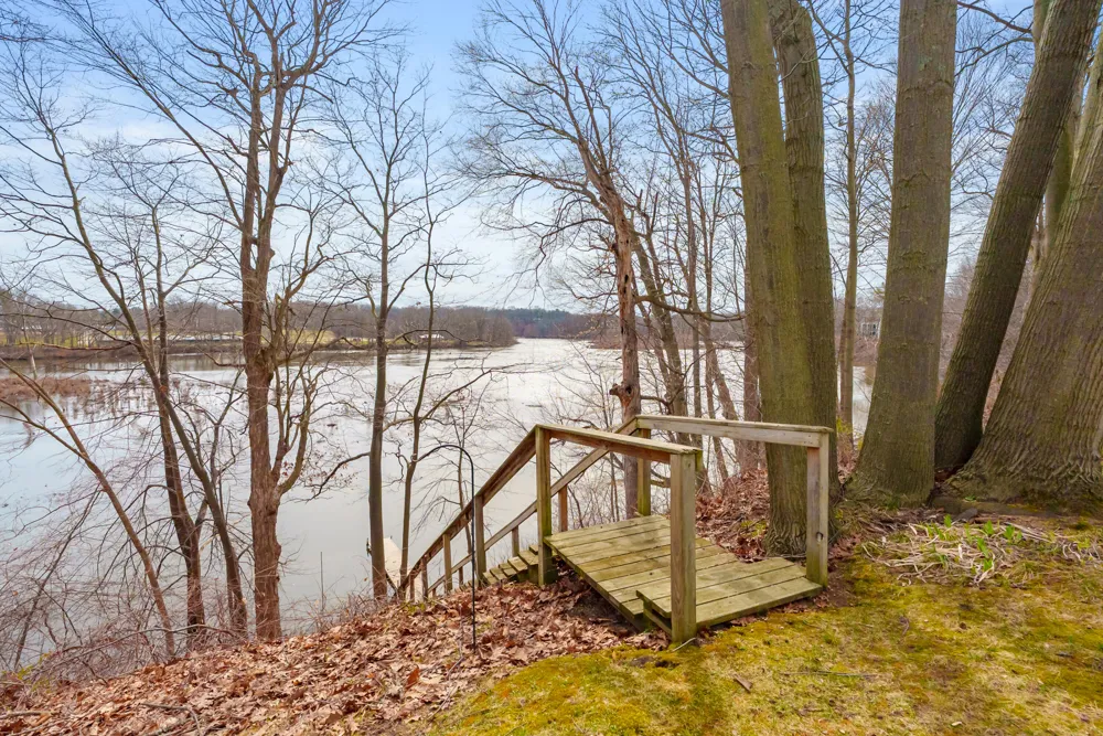 3220 Fairhaven Drive Allegan Township, MI 49010