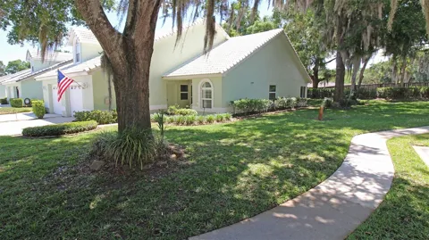 704 MORAY DRIVE