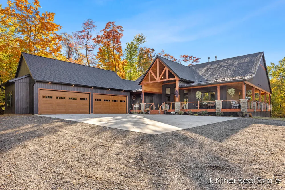 4390 22 Mile Road NW Tyrone Township, MI 49330