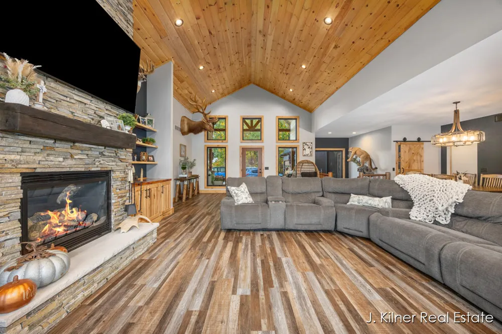 4390 22 Mile Road NW Tyrone Township, MI 49330