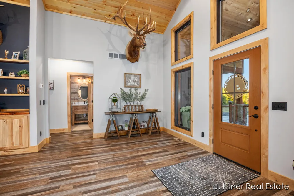 4390 22 Mile Road NW Tyrone Township, MI 49330