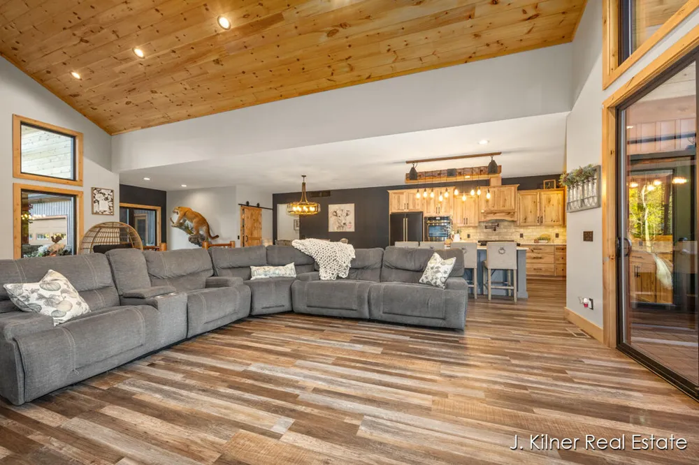 4390 22 Mile Road NW Tyrone Township, MI 49330